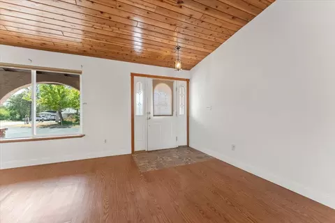Entry Way - 9297 Escondido Ln, Redding, CA 96002 photo 1 of 1