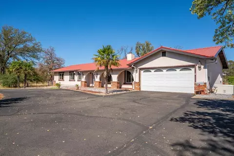 Exterior - 9297 Escondido Ln, Redding, CA 96002 photo 2 of 12
