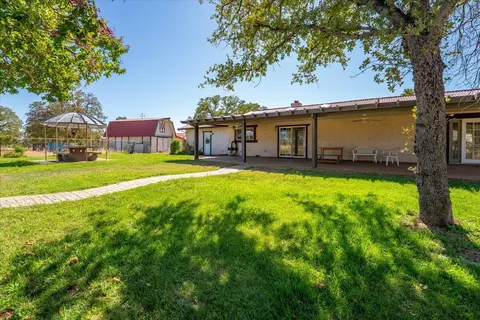 Exterior - 9297 Escondido Ln, Redding, CA 96002 photo 6 of 12
