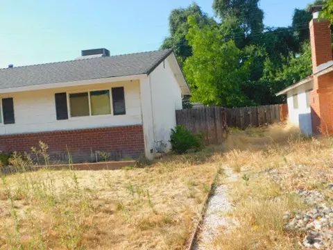 Exterior - 250 San Joaquin Dr, Red Bluff, CA 96080 photo 2 of 4