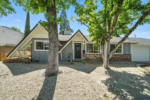 1610 Pleasant St, Redding, CA 96001 photo 3