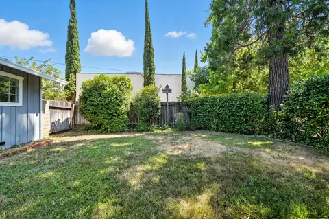 1610 Pleasant St, Redding, CA 96001 photo 25