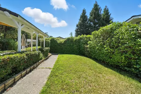 1610 Pleasant St, Redding, CA 96001 photo 24
