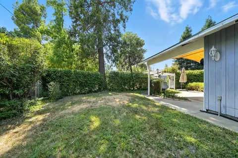 1610 Pleasant St, Redding, CA 96001 photo 27