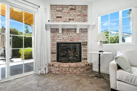 1610 Pleasant St, Redding, CA 96001 photo 5