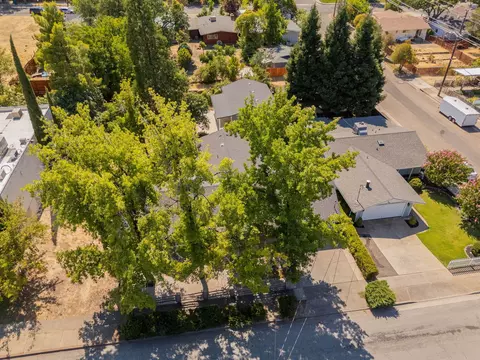 1610 Pleasant St, Redding, CA 96001 photo 42