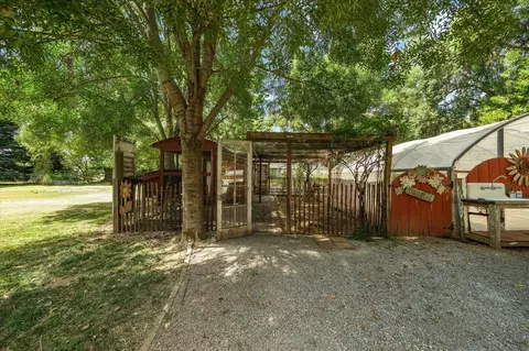 8212 Green Acres Ln, Redding, CA 96002 photo 59