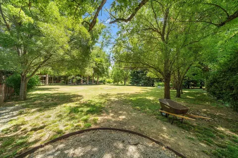 8212 Green Acres Ln, Redding, CA 96002 photo 50