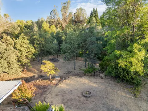 Exterior - 4053 Remington Dr, Redding, CA 96001 photo 4 of 12