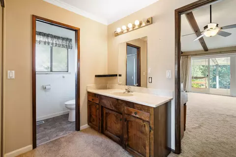 Bath - 4053 Remington Dr, Redding, CA 96001 photo 1 of 5