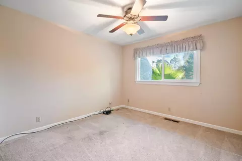Bedroom - 4053 Remington Dr, Redding, CA 96001 photo 3 of 4