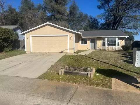 1517 Murieta Loop, Redding, CA 96002 photo 2