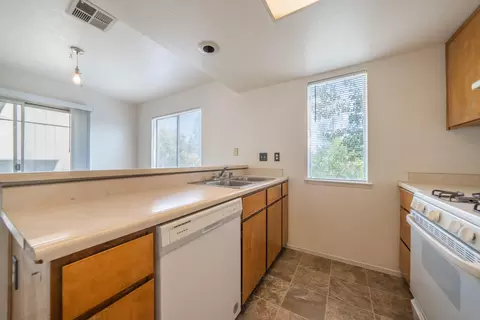 Kitchen - 5334 Valleyridge Dr, Redding, CA 96003 photo 2 of 2