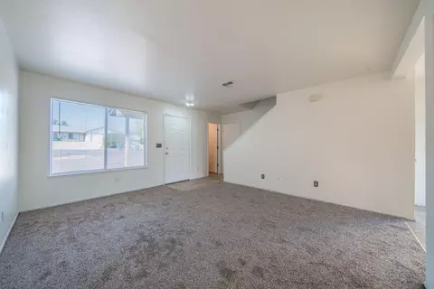 Living - 5334 Valleyridge Dr, Redding, CA 96003 photo 2 of 4