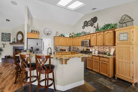 Kitchen - 3097 Sunglow Dr, Redding, CA 96001 photo 1 of 3