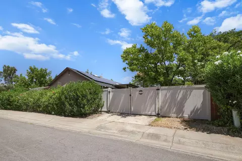 Exterior - 3097 Sunglow Dr, Redding, CA 96001 photo 13 of 14