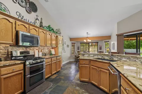 Kitchen - 3097 Sunglow Dr, Redding, CA 96001 photo 3 of 3