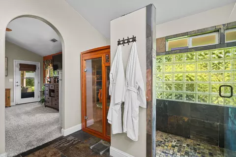 Entry Way - 3097 Sunglow Dr, Redding, CA 96001 photo 2 of 3
