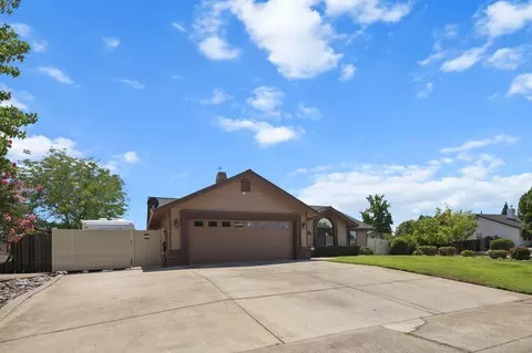 Exterior - 3097 Sunglow Dr, Redding, CA 96001 photo 11 of 14