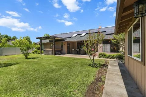 Exterior - 3097 Sunglow Dr, Redding, CA 96001 photo 6 of 14