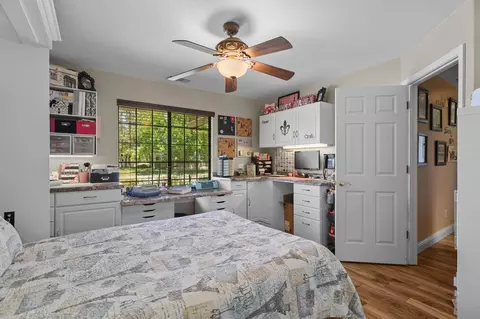 Bedroom - 3097 Sunglow Dr, Redding, CA 96001 photo 5 of 6