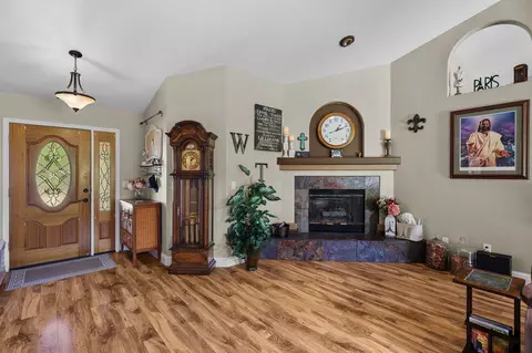 Entry Way - 3097 Sunglow Dr, Redding, CA 96001 photo 1 of 3