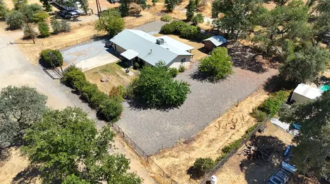 View/Area - 18581 Tolen Dr, Redding, CA 96003 photo 3 of 4