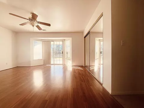 Living - 11556 La Costa Ct, Redding, CA 96003 photo 4 of 5