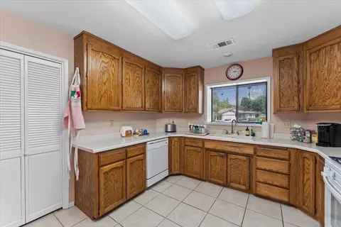 2068 Lazare Path, Redding, CA 96001 photo 10