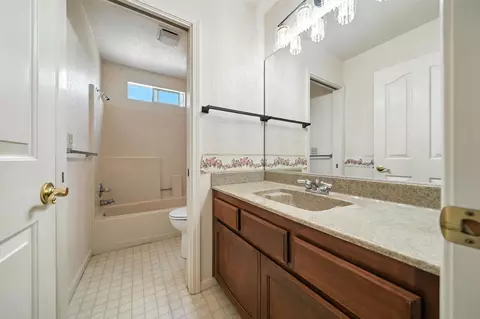 Bath - 16593 Vladimir Ct, Redding, CA 96001 photo 3 of 3