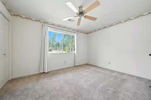 Bedroom - 16593 Vladimir Ct, Redding, CA 96001 photo 3 of 3