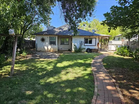 Exterior - 1055 South St, Redding, CA 96001 photo 4 of 6