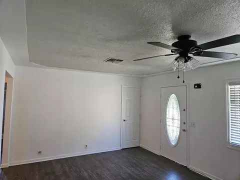 Living - 1055 South St, Redding, CA 96001 photo 1 of 2