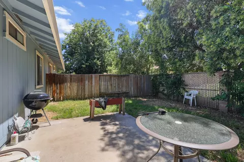 Exterior - 2520 Jason Ct, Anderson, CA 96007 photo 3 of 6