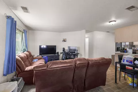 Living - 2520 Jason Ct, Anderson, CA 96007 photo 3 of 3
