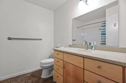 Bath - 1826 Del Mar Ave, Redding, CA 96003 photo 2 of 2