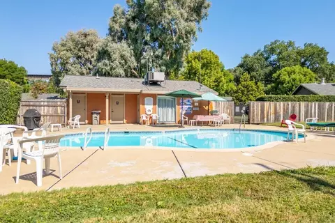 Exterior - 1826 Del Mar Ave, Redding, CA 96003 photo 2 of 6