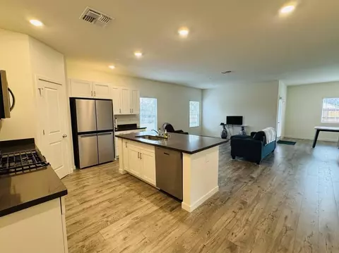 Kitchen - 3880 Thea Dr, Redding, CA 96001 photo 1 of 3