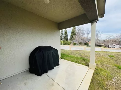 Exterior - 3880 Thea Dr, Redding, CA 96001 photo 6 of 7