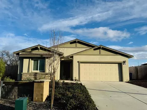 3880 Thea Dr, Redding, CA 96001