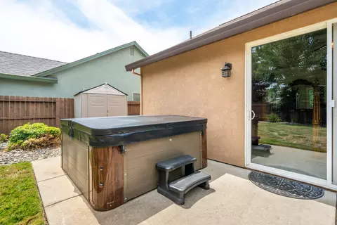 619 Casa Buena St, Redding, CA 96003 photo 39
