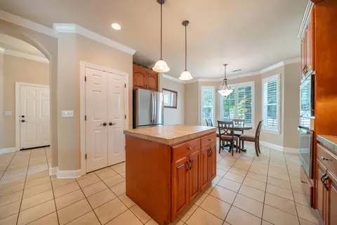 619 Casa Buena St, Redding, CA 96003 photo 12