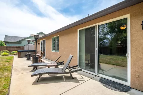 619 Casa Buena St, Redding, CA 96003 photo 36