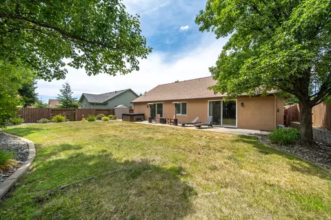 619 Casa Buena St, Redding, CA 96003 photo 44