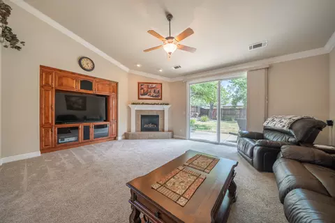 619 Casa Buena St, Redding, CA 96003 photo 4