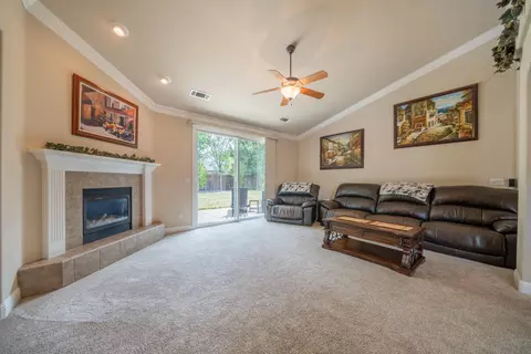 619 Casa Buena St, Redding, CA 96003 photo 5