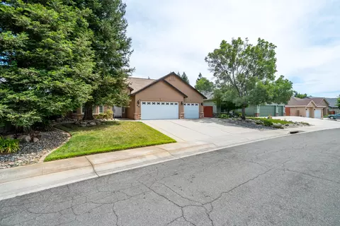 619 Casa Buena St, Redding, CA 96003 photo 58
