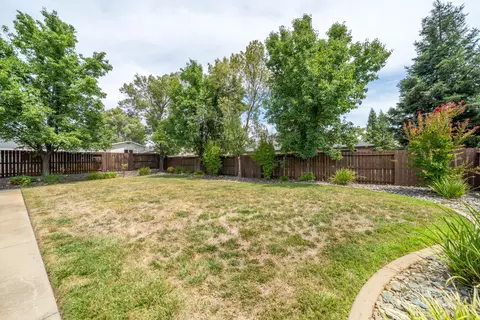 619 Casa Buena St, Redding, CA 96003 photo 40