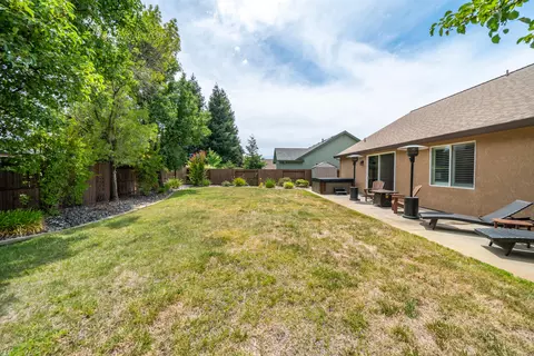 619 Casa Buena St, Redding, CA 96003 photo 45