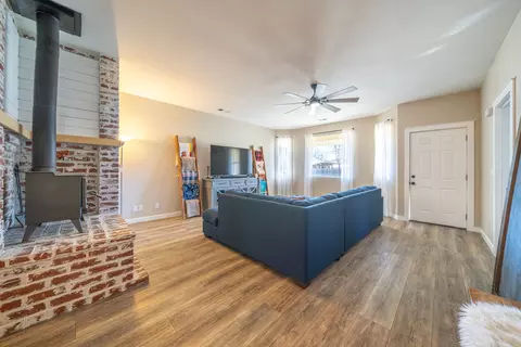896 Fountain Cir, Redding, CA 96003 photo 9